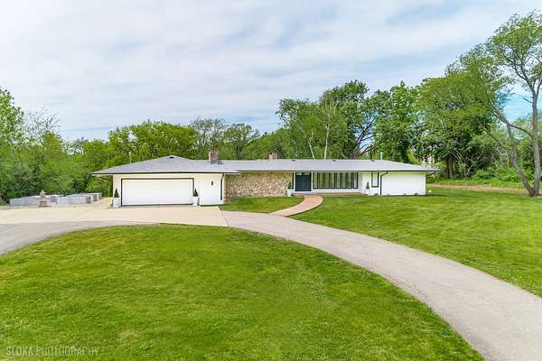 5 Acres of Land with Home for Sale in Barrington Hills, Illinois