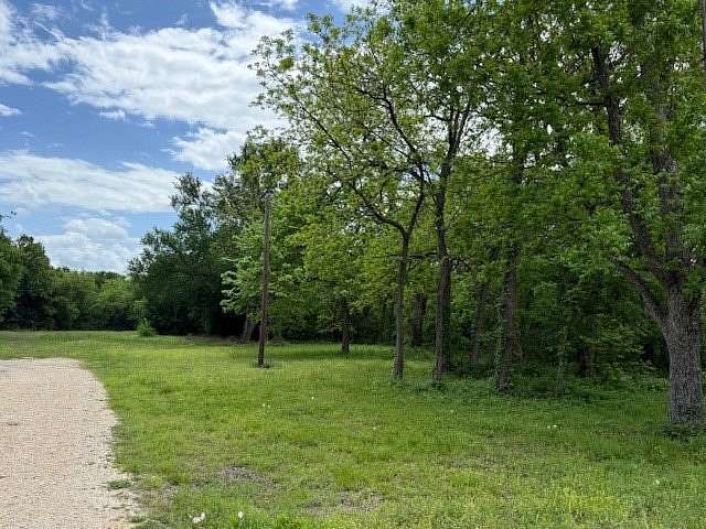9 Acres of Residential Land for Sale in Frost, Texas