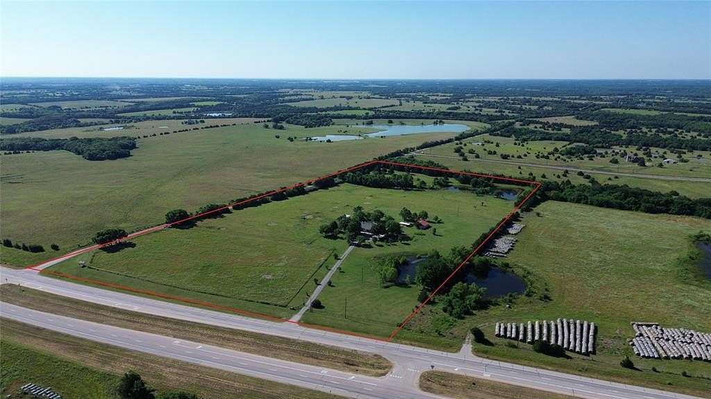 23 Acres of Land with Home for Sale in Dodd City, Texas