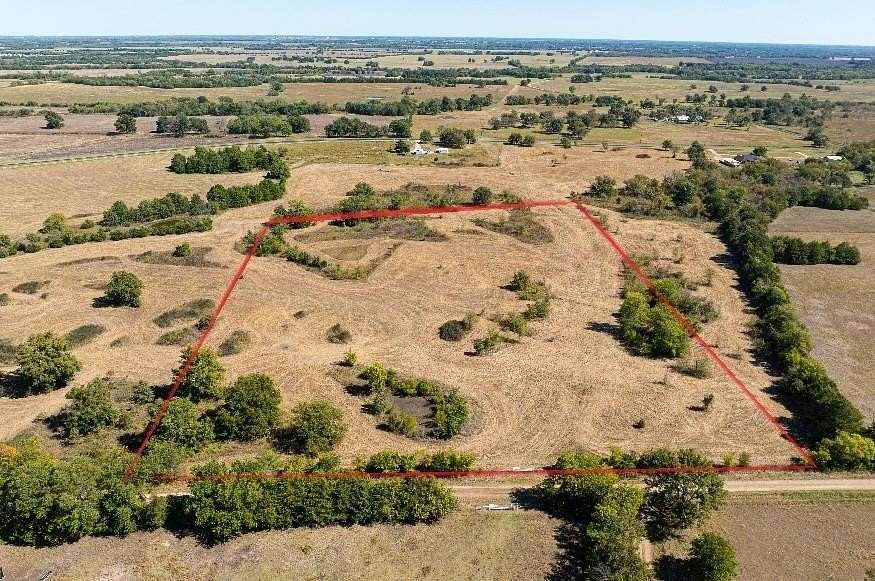 10.3 Acres of Land for Sale in Roxton, Texas