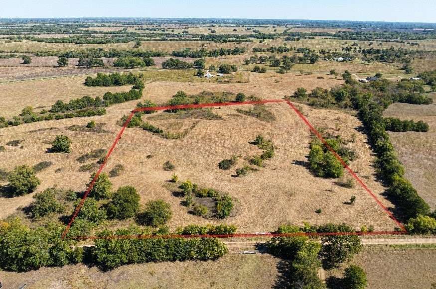 10.3 Acres of Land for Sale in Roxton, Texas