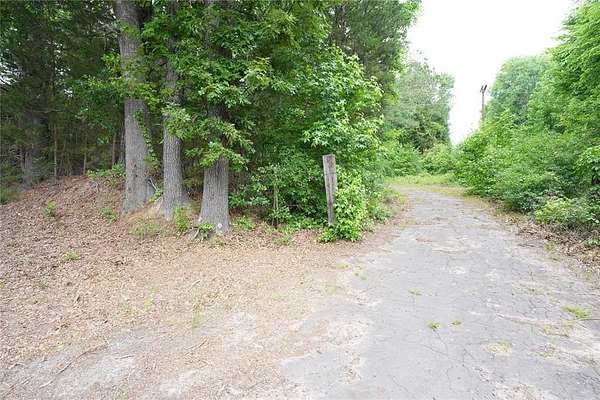 10.4 Acres of Land for Sale in Mineola, Texas