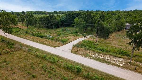 5 Acres of Residential Land for Sale in Kemp, Texas