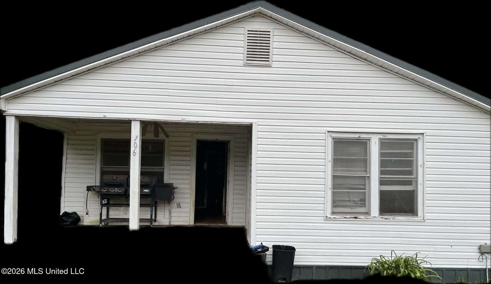4.69 Acres of Land with Home for Sale in Pelahatchie, Mississippi