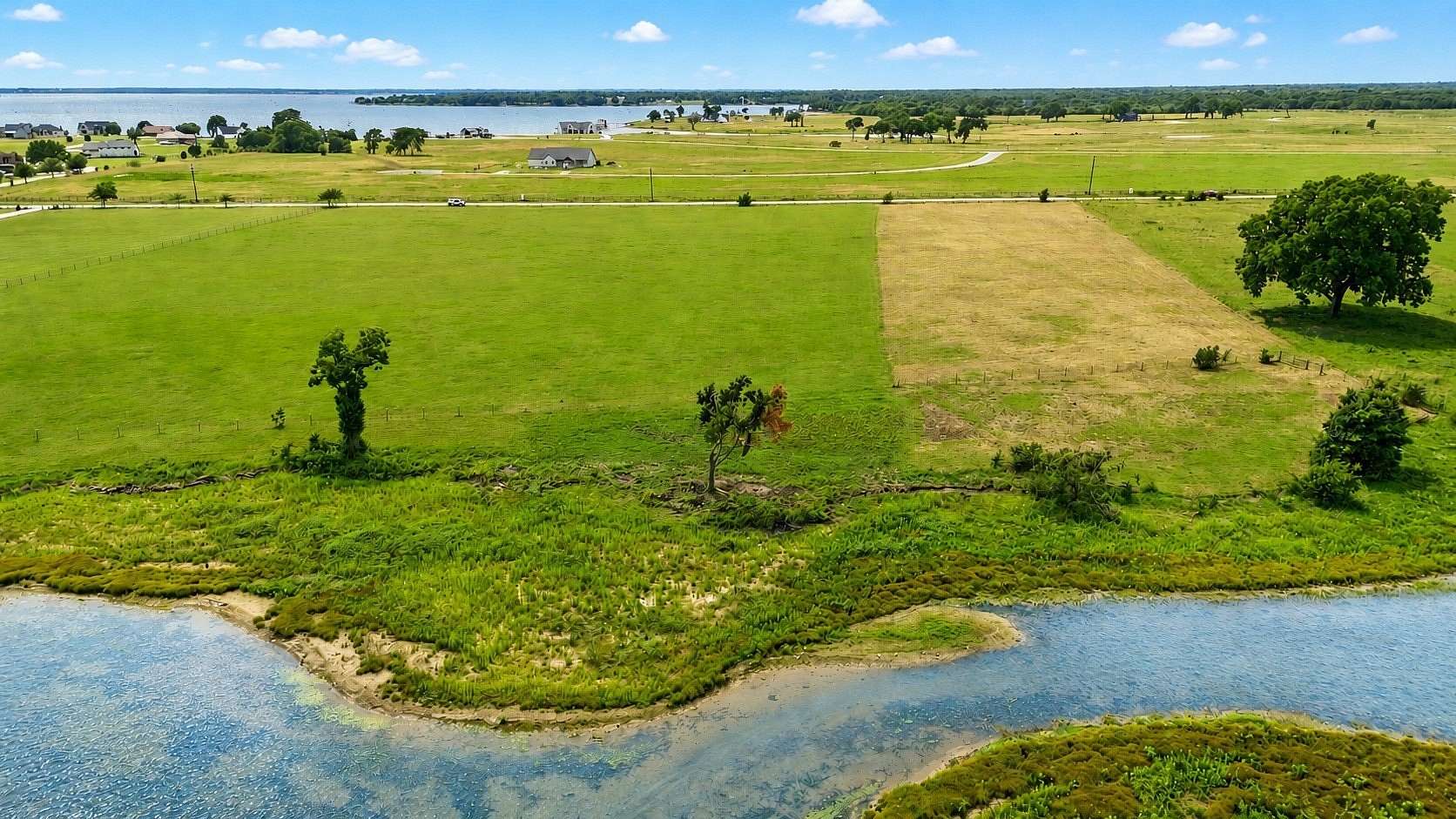 2.25 Acres of Residential Land for Sale in Corsicana, Texas
