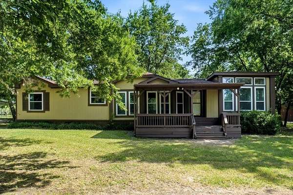 19.9 Acres of Land with Home for Sale in Greenville, Texas