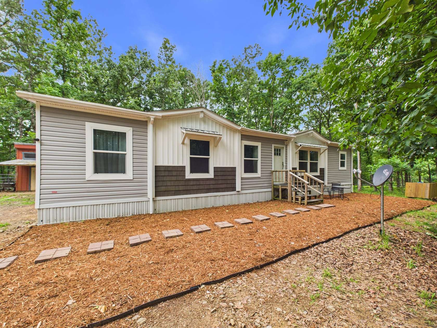 2.5 Acres of Land with Home for Sale in Clinton, Arkansas