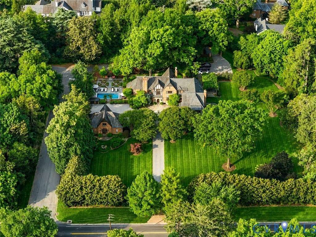 2.52 Acres of Land with Home for Sale in Richmond, Virginia