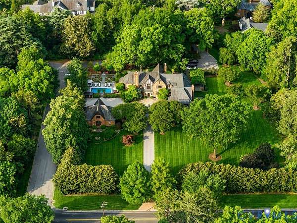 2.52 Acres of Land with Home for Sale in Richmond, Virginia