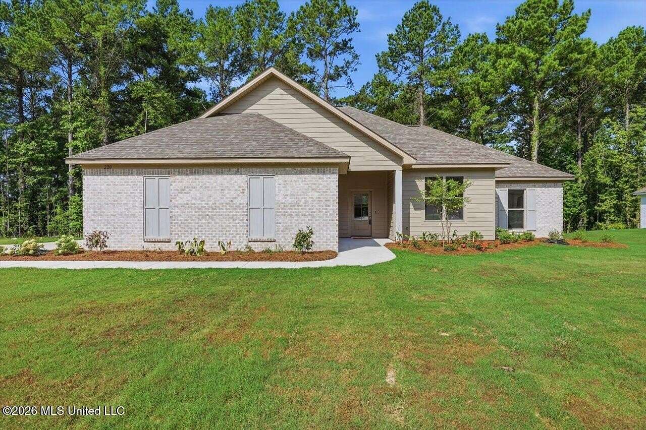 2 Acres of Land with Home for Sale in Brandon, Mississippi