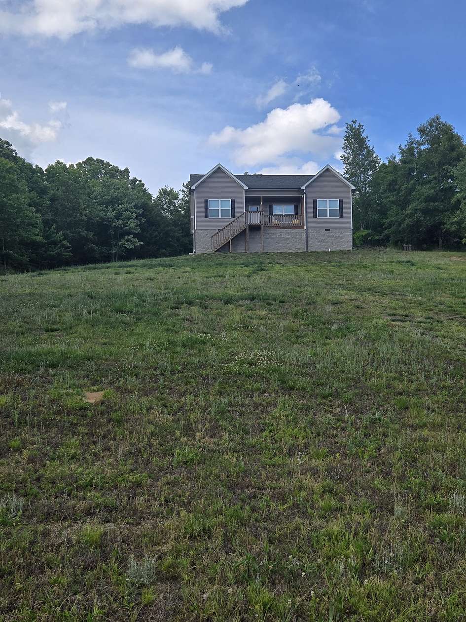 5 Acres of Land with Home for Sale in McEwen, Tennessee