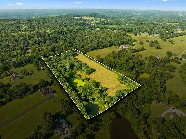 9.58 Acres of Residential Land for Sale in Columbia, Tennessee