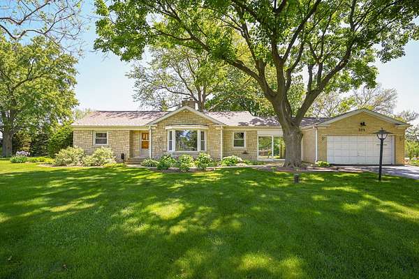 1.52 Acres of Land with Home for Sale in Glen Ellyn, Illinois