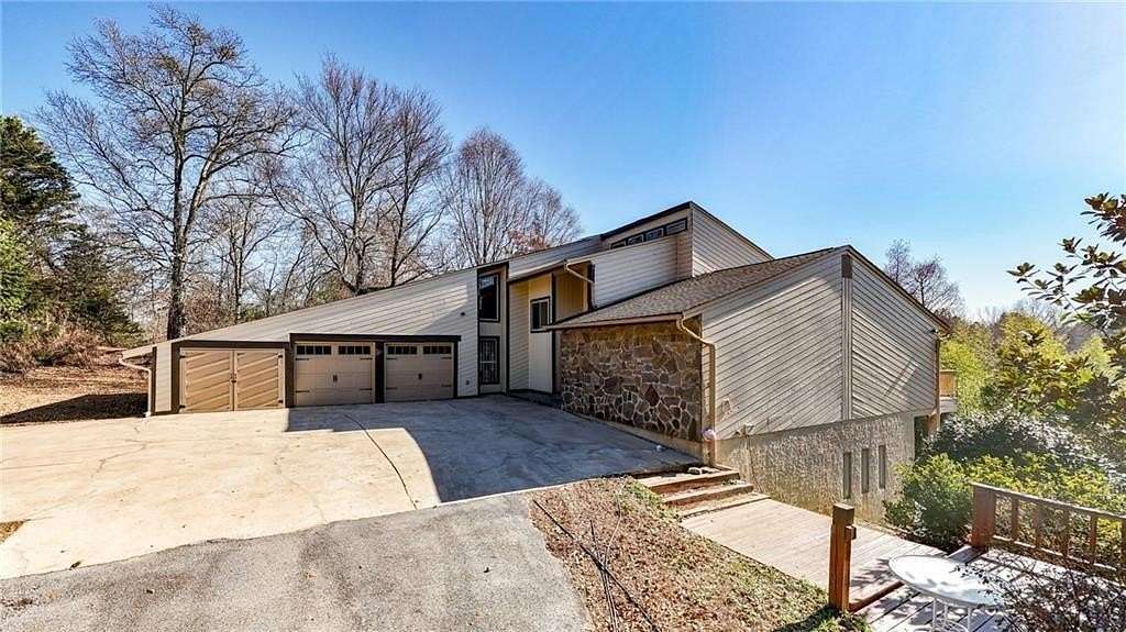 8.6 Acres of Land with Home for Sale in Cartersville, Georgia