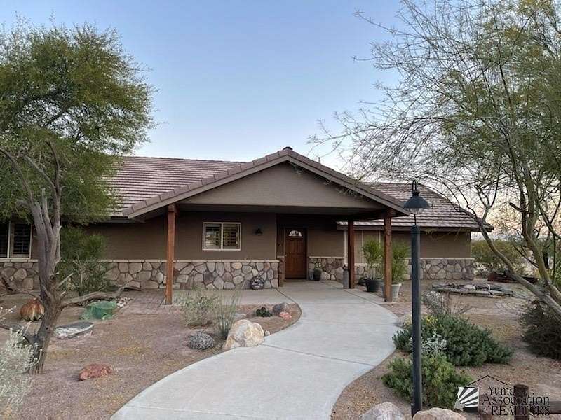 20 Acres of Land with Home for Sale in Wellton, Arizona