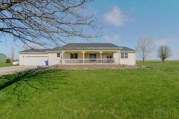 5 Acres of Land with Home for Sale in Mansfield, Illinois