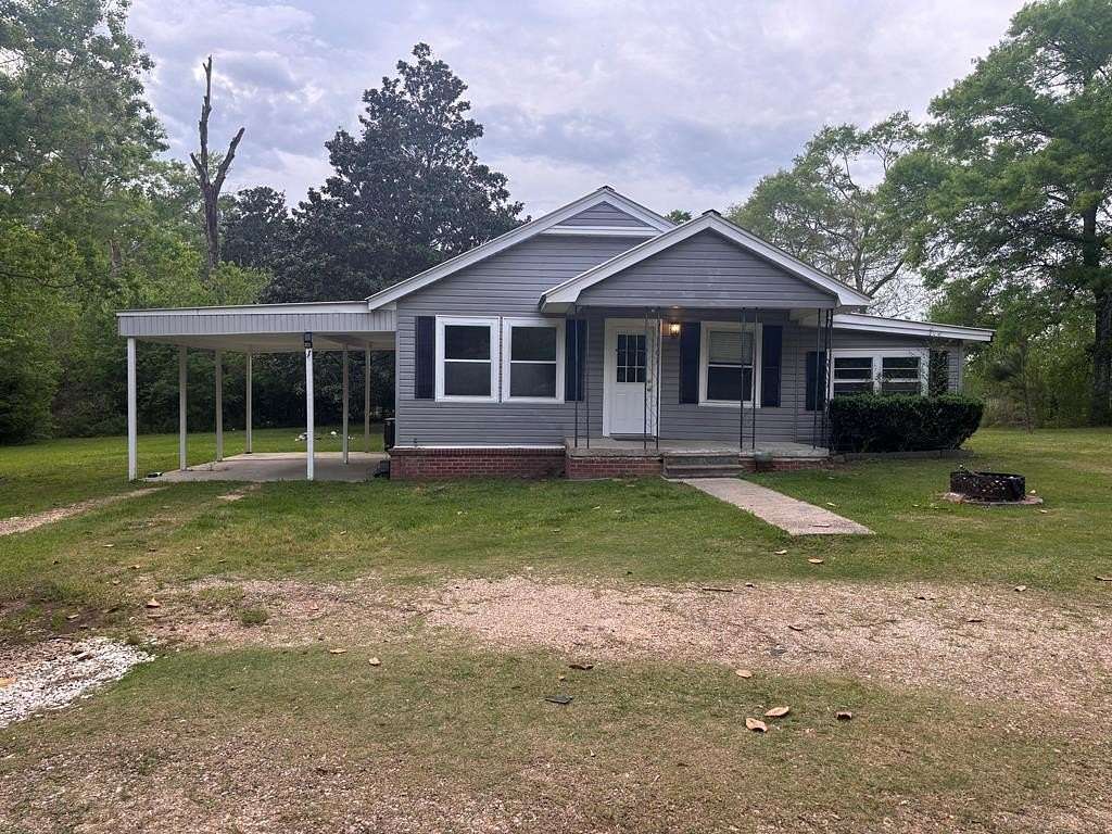 1.6 Acres of Land with Home for Sale in Laurel, Mississippi