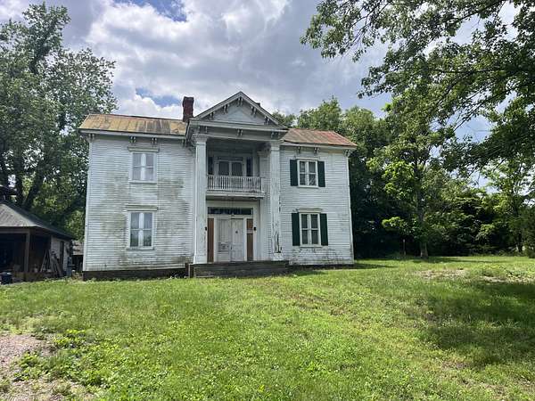 5 Acres of Land with Home for Sale in Bell Buckle, Tennessee