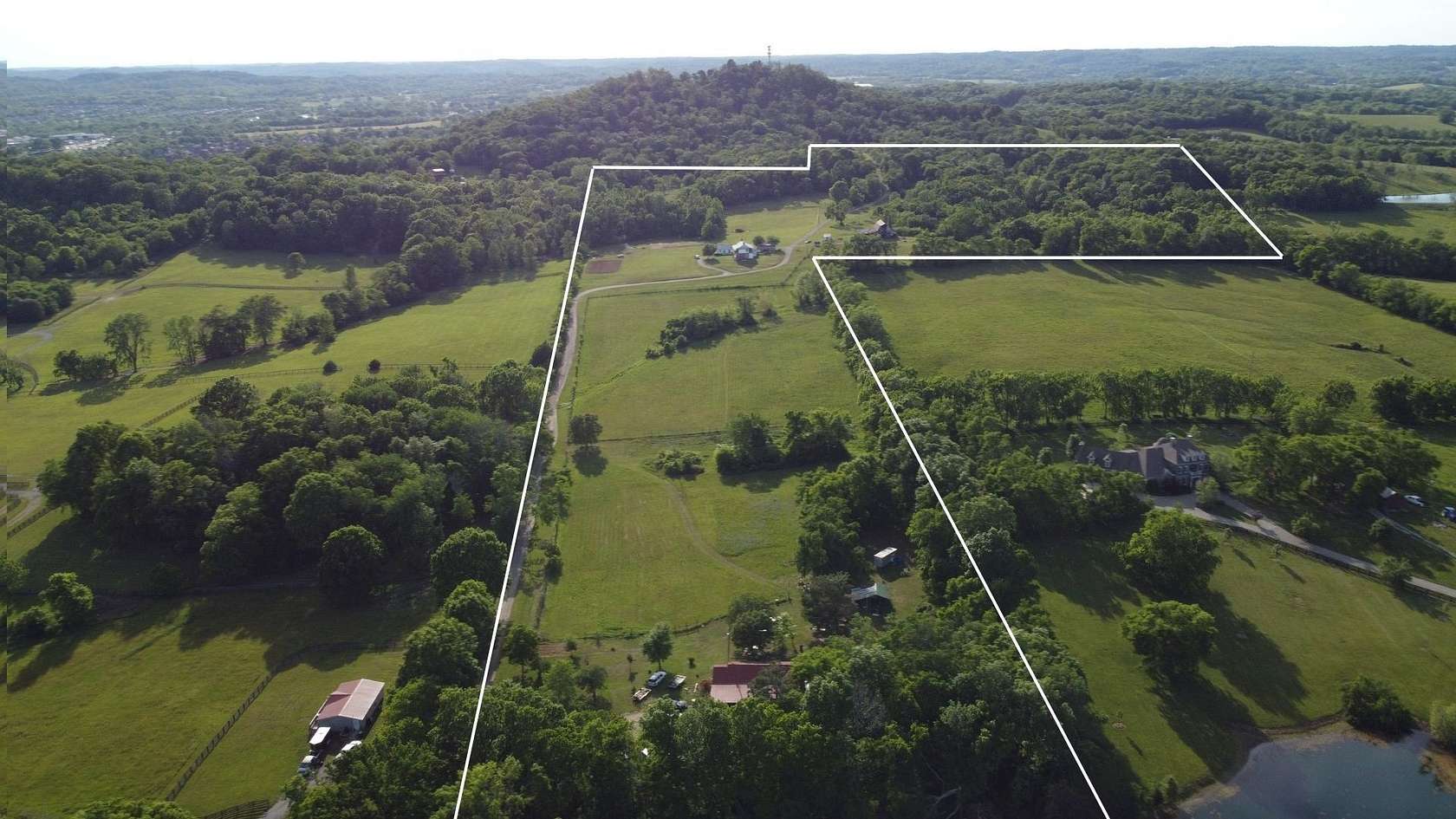 39.4 Acres of Agricultural Land for Sale in Gallatin, Tennessee