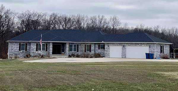 5 Acres of Land with Home for Sale in Woodlawn, Illinois