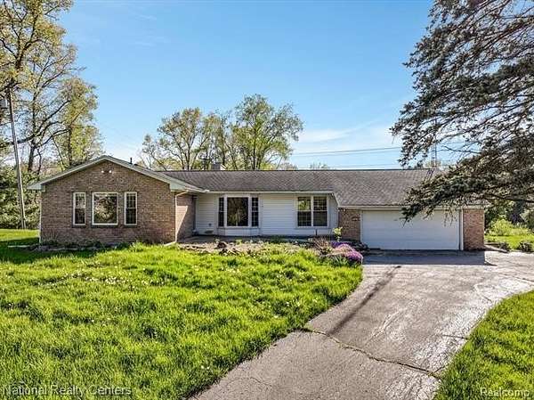 3 Acres of Land with Home for Lease in Howell, Michigan