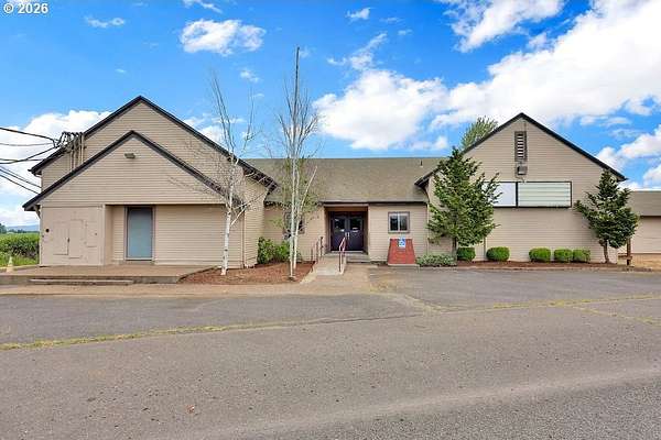 4.84 Acres of Land with Home for Sale in Harrisburg, Oregon