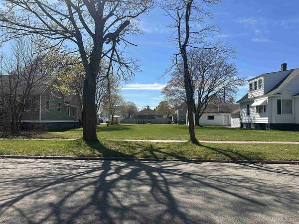 0.16 Acres of Residential Land for Sale in Escanaba, Michigan