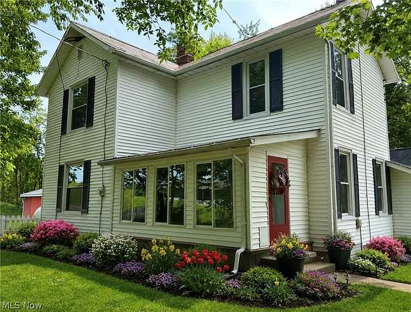 16.5 Acres of Land with Home for Sale in Frazeysburg, Ohio
