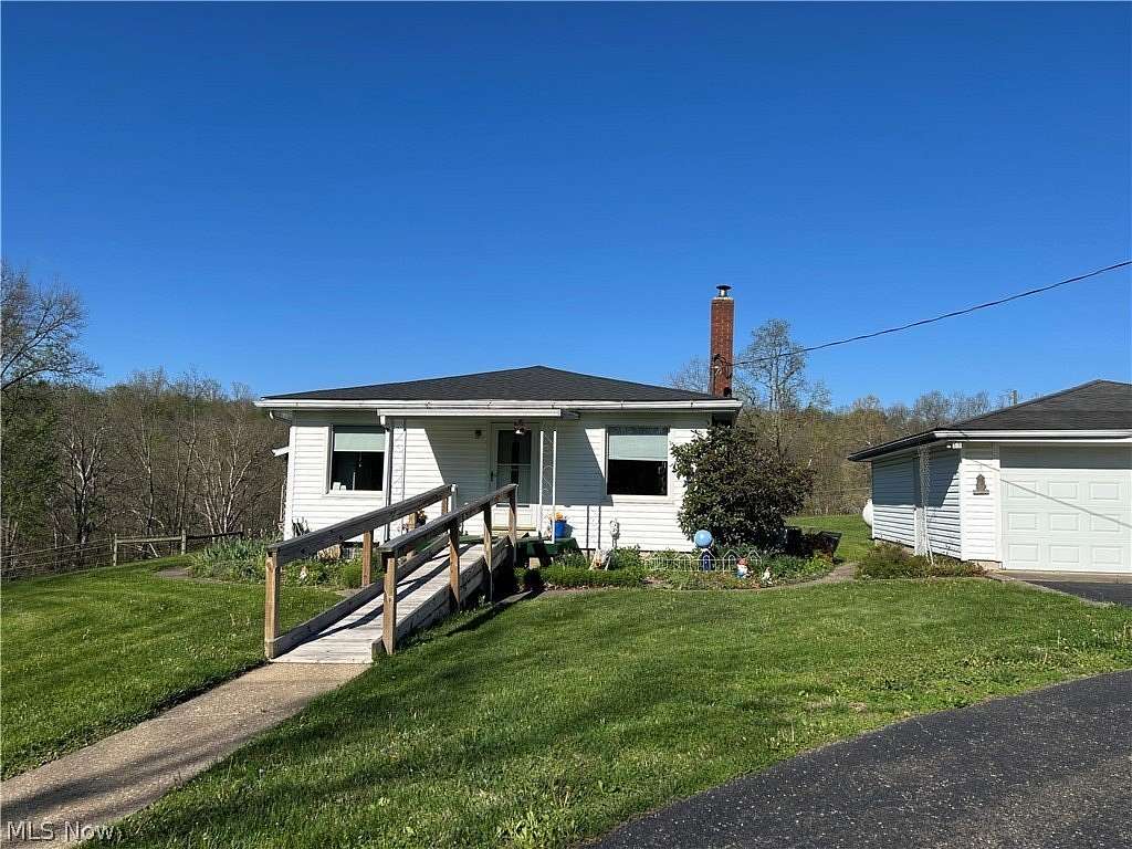 1.58 Acres of Land with Home for Sale in Zanesville, Ohio