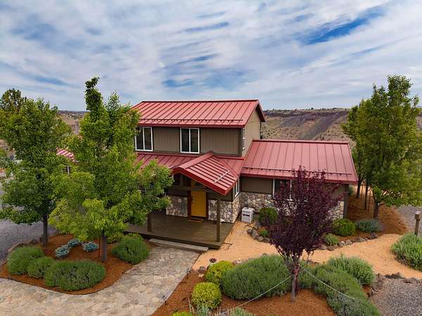 5.9 Acres of Land with Home for Sale in Terrebonne, Oregon