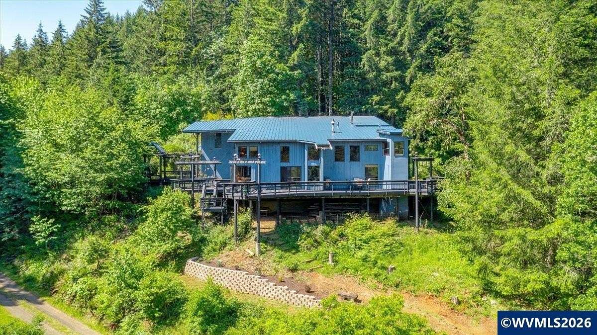 20 Acres of Land with Home for Sale in Sheridan, Oregon