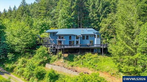 20 Acres of Land with Home for Sale in Sheridan, Oregon
