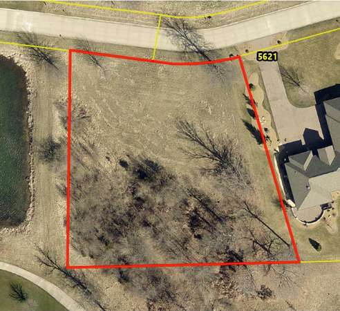 1.1 Acres of Residential Land for Sale in Burlington, Iowa