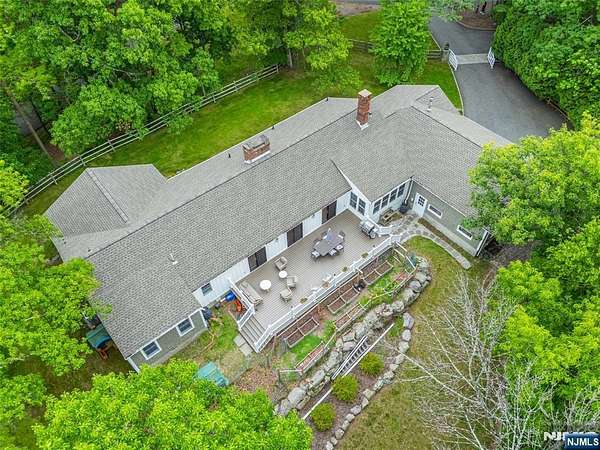 2 Acres of Land with Home for Sale in Kinnelon, New Jersey
