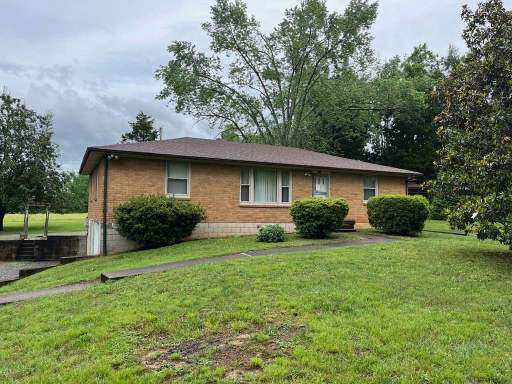 2 Acres of Land with Home for Sale in White House, Tennessee