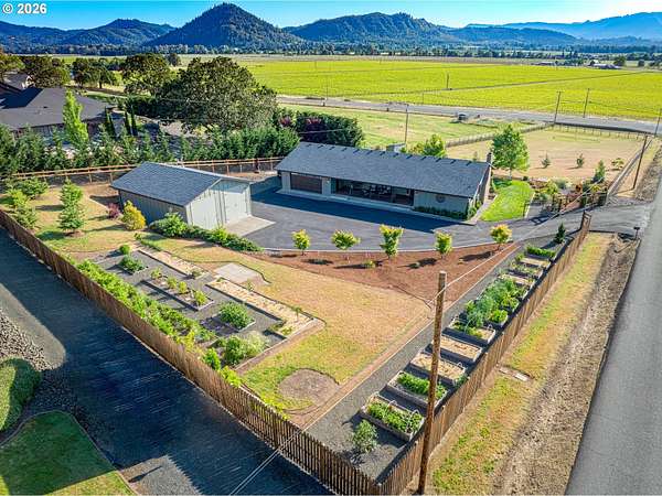 1.52 Acres of Land with Home for Sale in Roseburg, Oregon