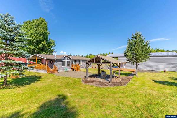 6 Acres of Land with Home for Sale in Grand Ronde, Oregon