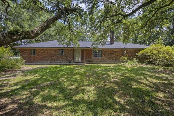 2 Acres of Improved Residential Land for Sale in Silsbee, Texas