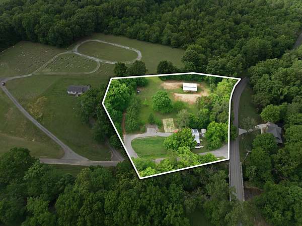 2.47 Acres of Residential Land for Sale in Charlotte, Tennessee