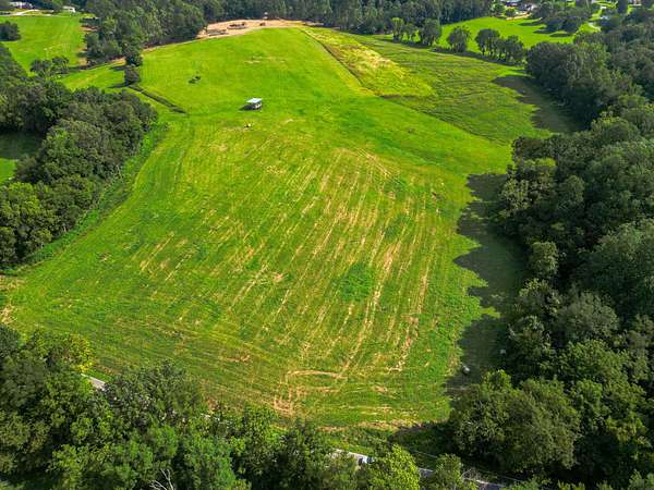 8 Acres of Residential Land for Sale in Springfield, Tennessee