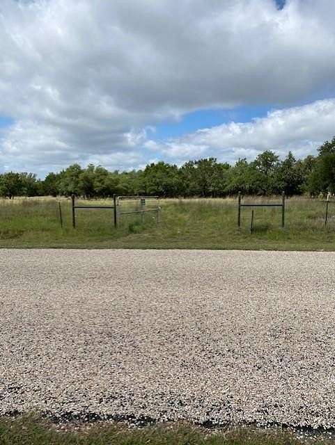 10 Acres of Land for Sale in Mountain Home, Texas
