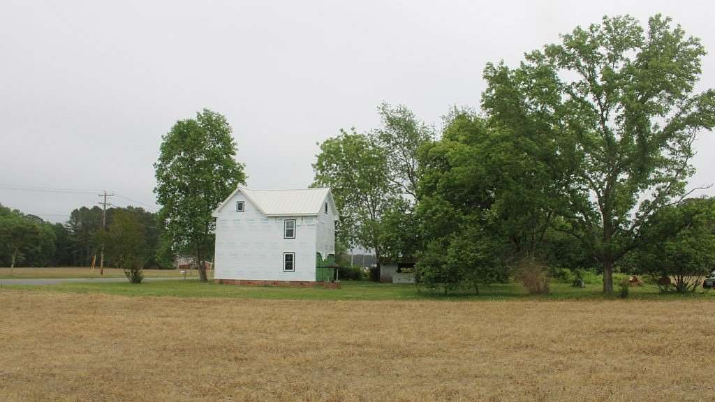 9.66 Acres of Land with Home for Sale in Onancock, Virginia