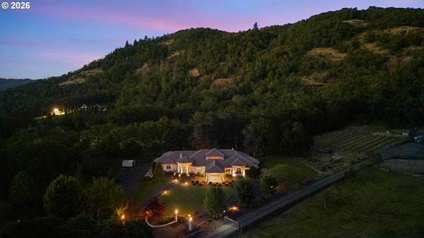 5 Acres of Land with Home for Sale in Roseburg, Oregon