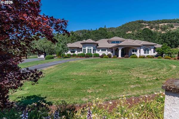 5 Acres of Land with Home for Sale in Roseburg, Oregon
