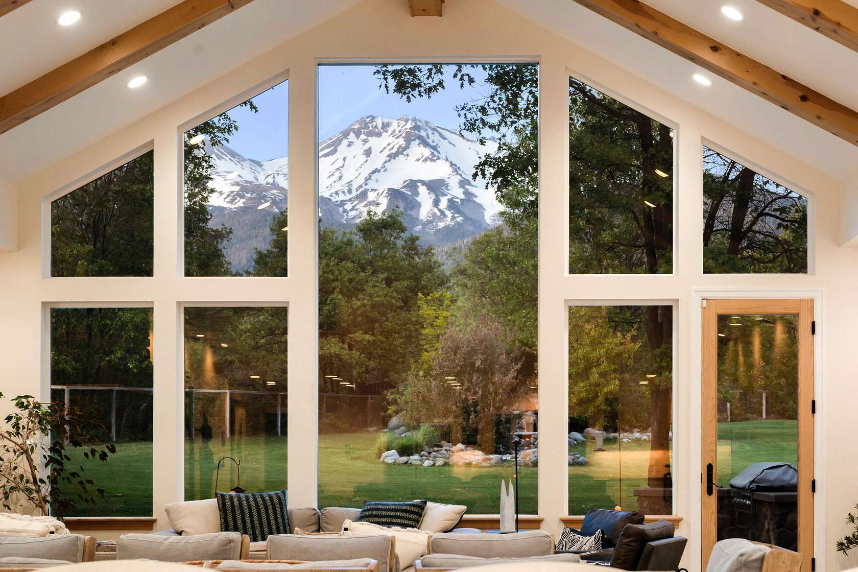 4.4 Acres of Land with Home for Sale in Mount Shasta, California