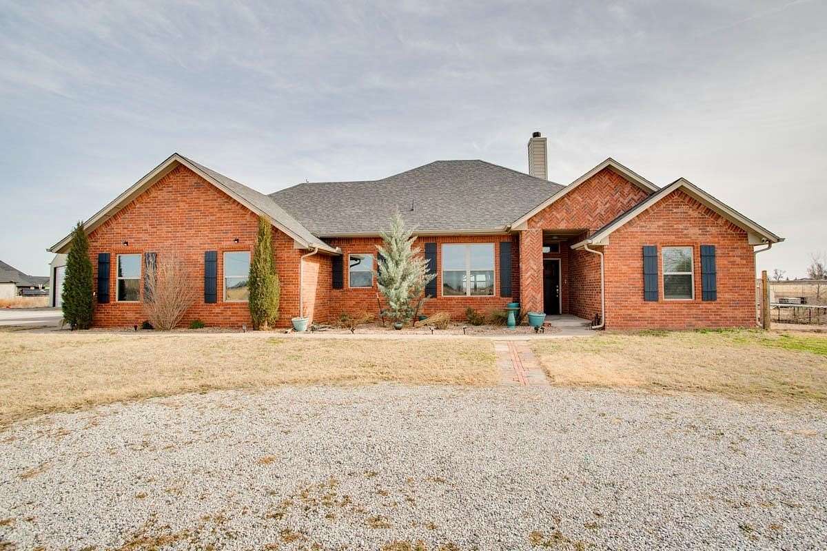 10 Acres of Land with Home for Sale in Enid, Oklahoma