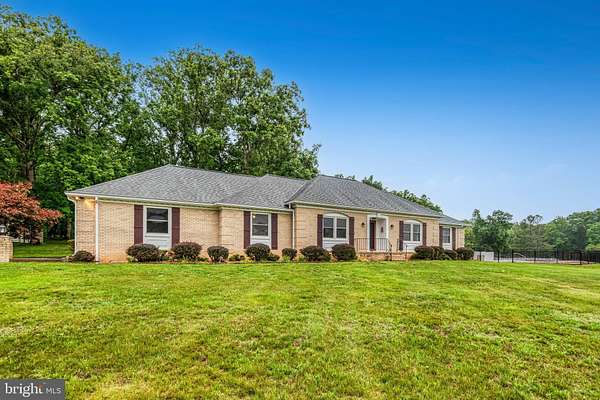 5 Acres of Land with Home for Sale in Marshall, Virginia