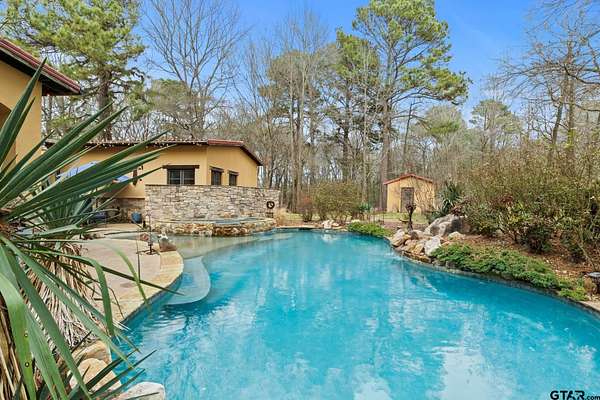 13.9 Acres of Land with Home for Sale in Pittsburg, Texas