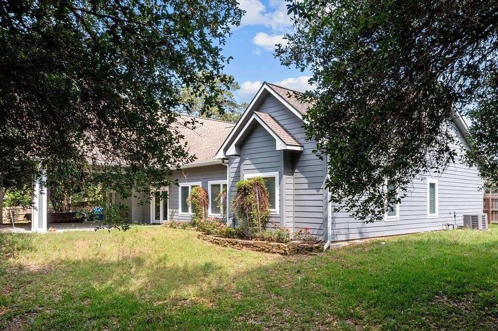 2.64 Acres of Land with Home for Sale in Colmesneil, Texas