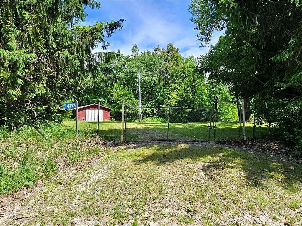 9 Acres of Land for Sale in Anamosa, Iowa